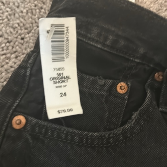 Levi’s shorts - Picture 3 of 4